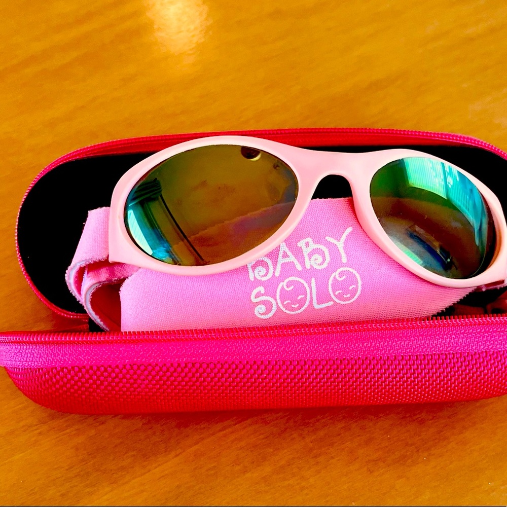 Baby Solo pink sunglasses with case
